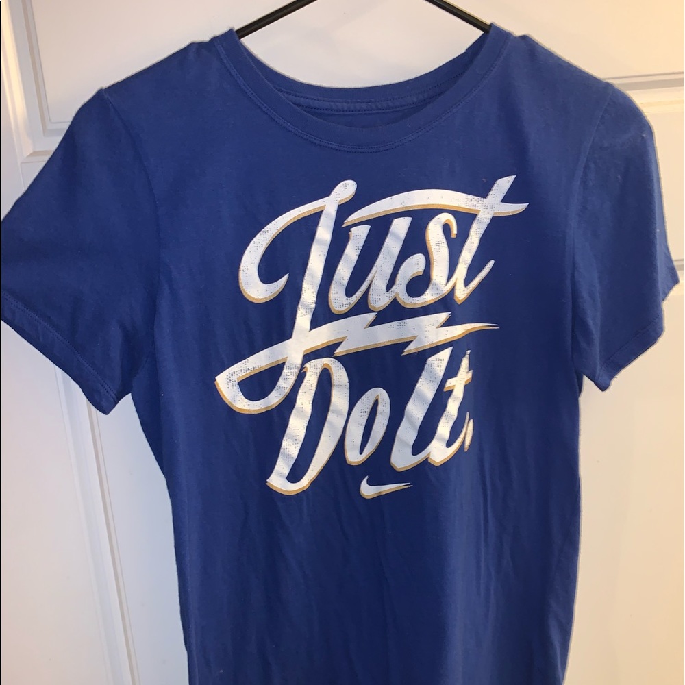Nike tee
